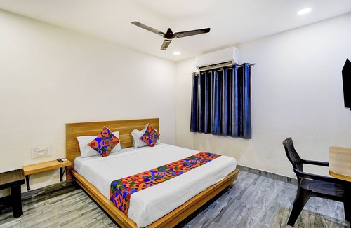 LB Nagar Hotel | FabHotel Che Sigma - Nr. LB Nagar Metro Station