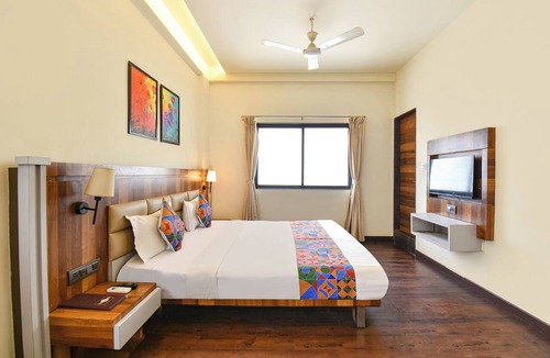 Pune Hotel | Fabhotel City Point Executive
