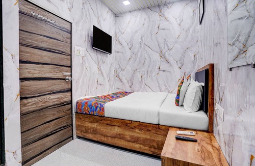 Sakinaka Hotel | Fabhotel Comfort Zone