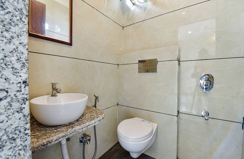 Gayariawas Hotel | Fabhotel Diamond I