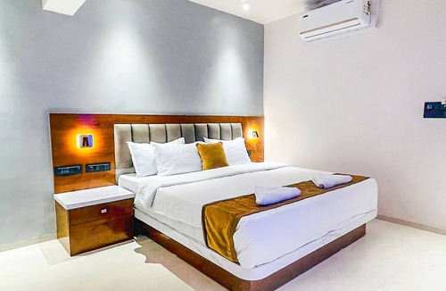 Baner Hotel | Fabhotel Emersion Residency