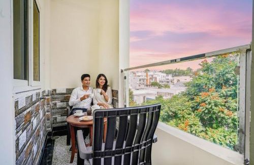 Banjara Hills Hotel | FabHotel Eminent Suites Banjara Hills - Nr LV Prasad EYE Institute