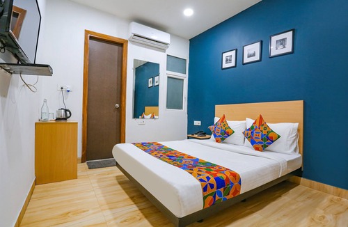 East of Kailash Hotel | Fabhotel F9 Peeragarhi
