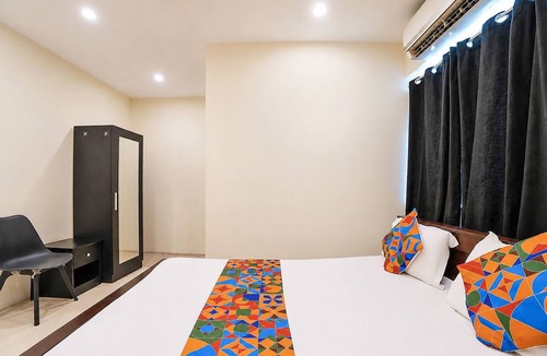 Semmencherry Hotel | Fabhotel Fantasea Omr