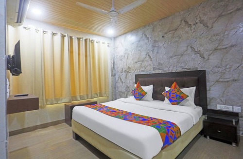 Kalkaji Hotel | FabHotel Gera’s
