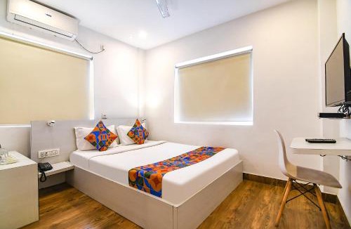 Kolkata Hotel | FabHotel Globe Express - Nr Ruby Hospital