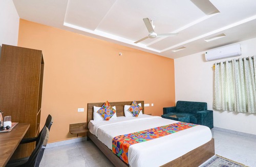 Madhapur Hotel | Fabhotel Golden Hitech