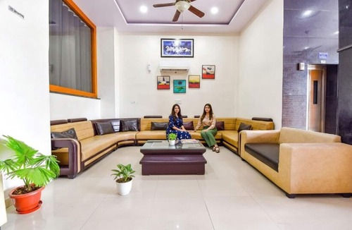 Mansarovar Hotel | FabHotel Golden Leaf Mansarover