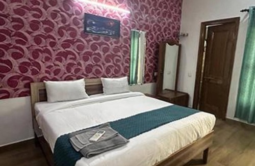 Vasundhara Hotel | Fabhotel Golden Palace I