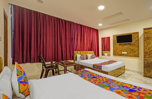 Indirapuram Hotel | Fabhotel Golden Rivaah