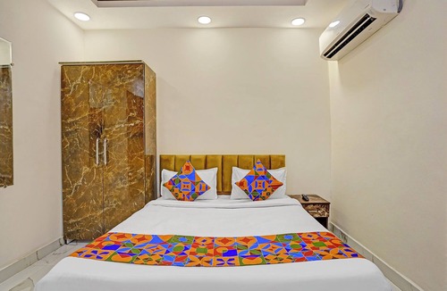 Indirapuram Hotel | Fabhotel Golden Rivaah
