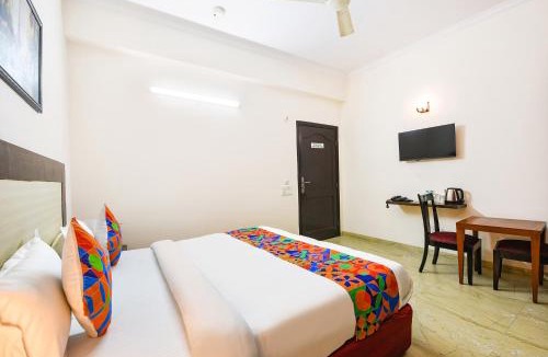 Jasola Hotel | FabHotel Grand Jashn