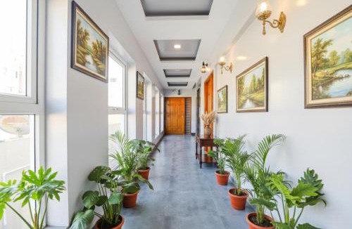 T Nagar Hotel | FabHotel Hathvik Park