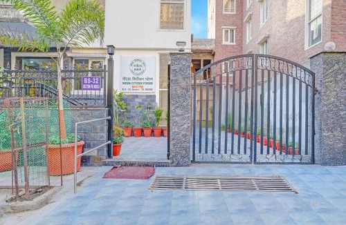Sector 70 Hotel | FabHotel HM Residency
