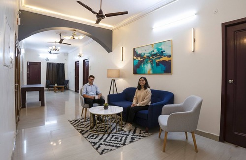 Parthasarathy Puram Hotel | Fabhotel Home Tree Service Apartment T Nagar