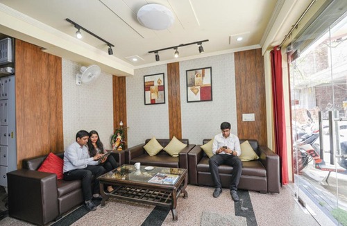 South West Hotel | FabHotel Ishtara Auberge - Nr Yashobhoomi Convention Centre