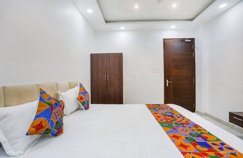 Varanasi Hotel | FabHotel JP Villa