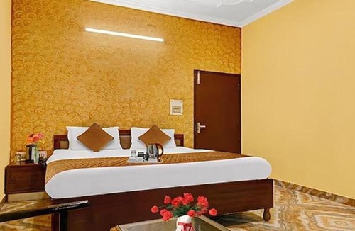 Varanasi Hotel | FabHotel K H Bar and Rest