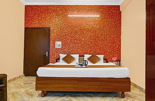 Varanasi Hotel | FabHotel K H Bar and Rest