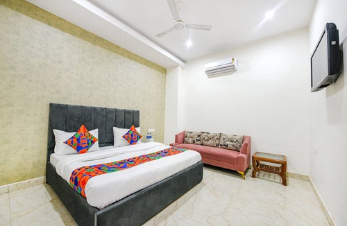 Faridabad Hotel | FabHotel Kavya Inn
