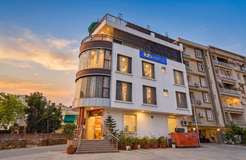 Jagatpura Hotel | FabHotel Kirara - Nr Jaipur International Airport