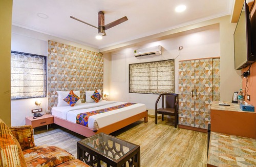 Kalighat Hotel | FabHotel Krishna I
