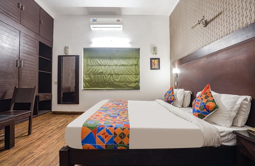 Saket Hotel | FabHotel Kular