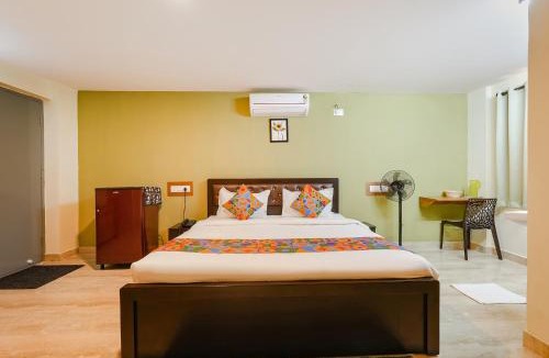 Bellandur Hotel | FabHotel La Palma Suites - Nr RMZ Eco world
