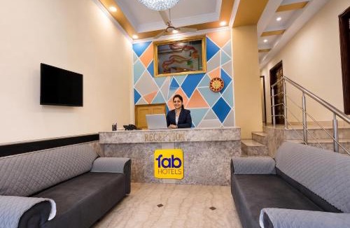 Karol Bagh House | FabHotel Le Sancy