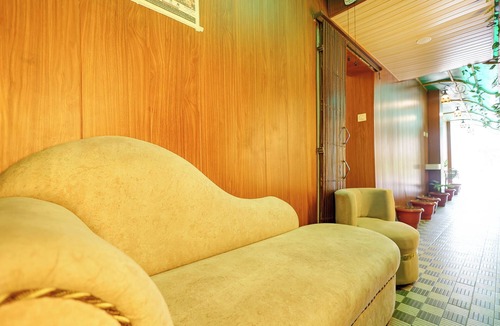 Kakarmatha Hotel | Fabhotel Luxe Cozy