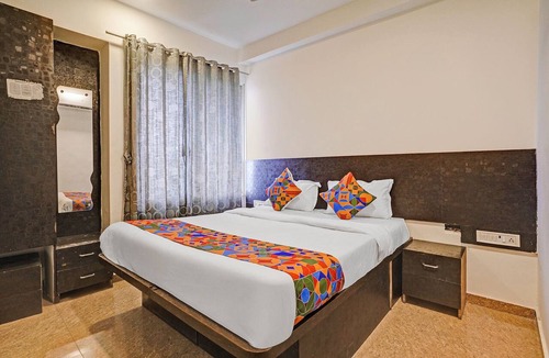 Gandhinagar Hotel | Fabhotel Mid Way