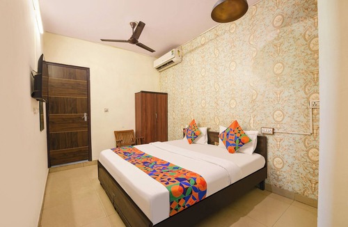 East of Kailash Hotel | Fabhotel Mohan Villa