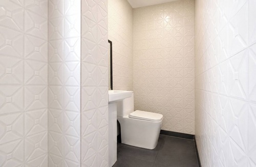 East of Kailash Hotel | Fabhotel Mohan Villa