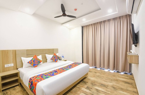 Pashim Vihar Hotel | Fabhotel Moonlight
