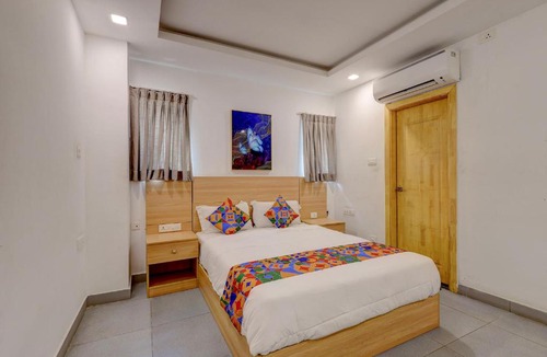 Chennai Hotel | FabHotel NA Grand