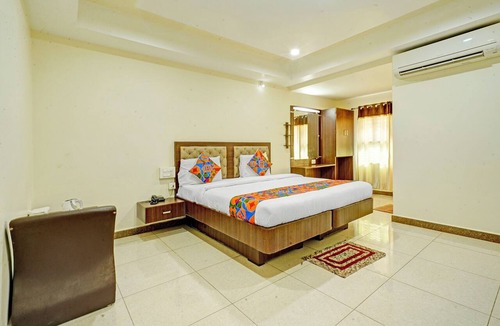 Nellore Hotel | Fabhotel New Raadhey Guest Inn