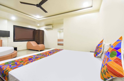 Hadapsar Hotel | Fabhotel Nirvana