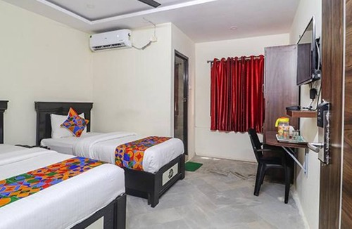 Chinar Park Hotel | Fabhotel Paradise Park