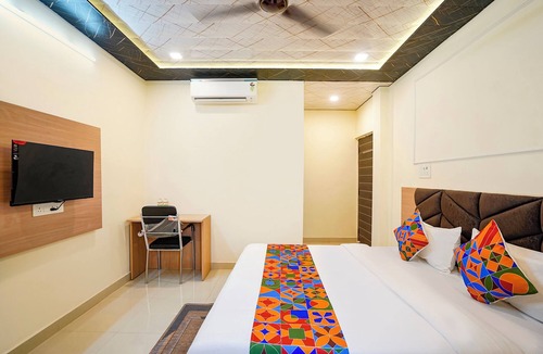 Lanka Hotel | Fabhotel Paramhans Guest House