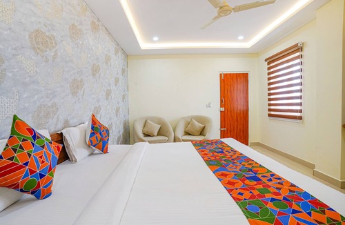Krishnarajapura Hotel | FabHotel Partha Residency - Kr puram