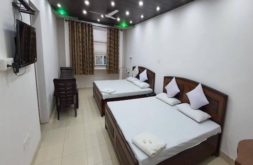Kalka Hotel | Fabhotel Pinjore Holiday Home