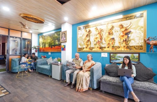 Bhojpur Hotel | FabHotel Prakash & Sons, Hoshangabad Rd