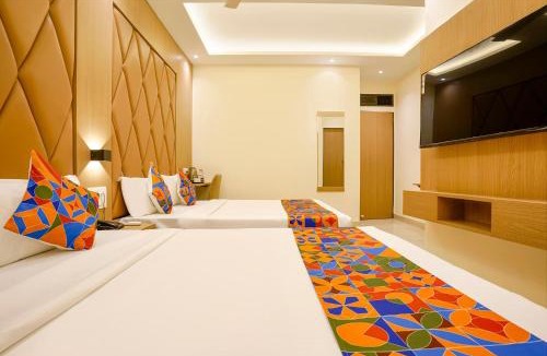 Kurla West Hotel | FabHotel Prime Palm Grove - Nr BKC