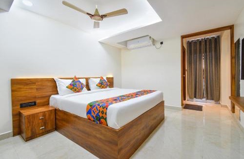 HITEC City Hotel | FabHotel Prime Srishoin - Nr TCS Deccan Park Hitech City