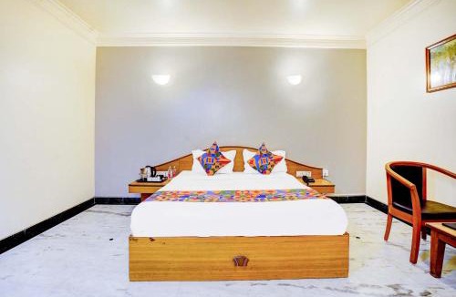 Pimpri Colony Hotel | FabHotel Ratna Regency