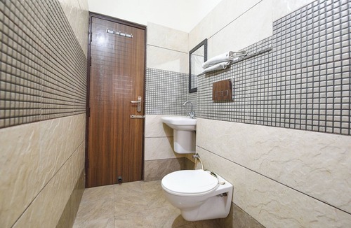 Mohali Hotel | Fabhotel Red Ark Inn