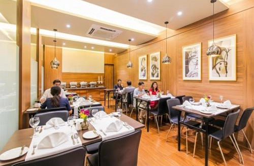 Kurla West Hotel | FabHotel RK International - Nr Mumbai International Airport