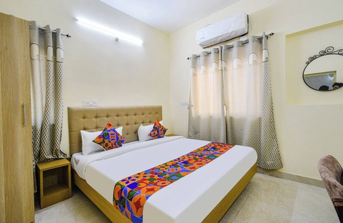 Gachibowli Hotel | Fabhotel Rk Suites