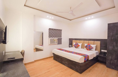 Kakarmatha Hotel | Fabhotel Roomers