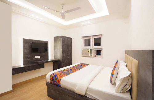 Kakarmatha Hotel | Fabhotel Roomers